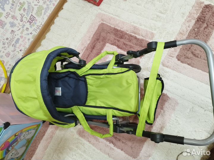 Игрушечная коляска для кукол