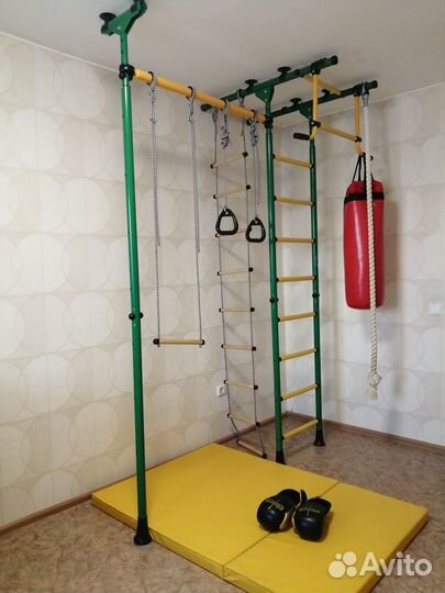 Шведская стенка турник боксерская груша перчатки