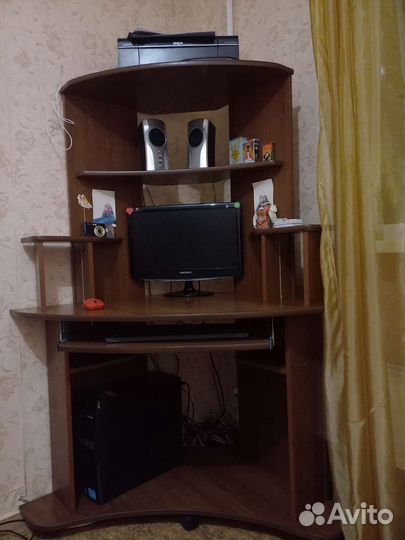 Компьютерный стол