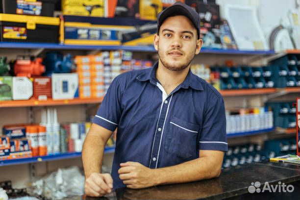 Продавец в магазин