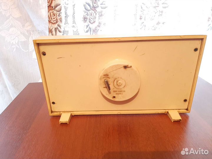 Часы будильник механические СССР