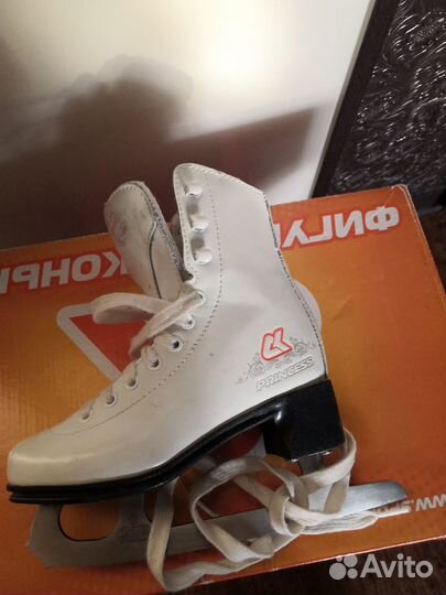 Коньки фигурные р-р 27 детские