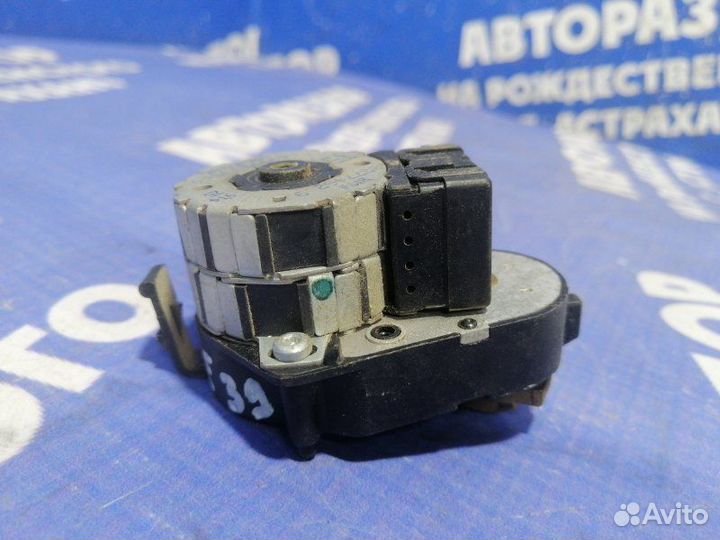 Моторчик заслонок отопителя Bmw E39 седан 2001