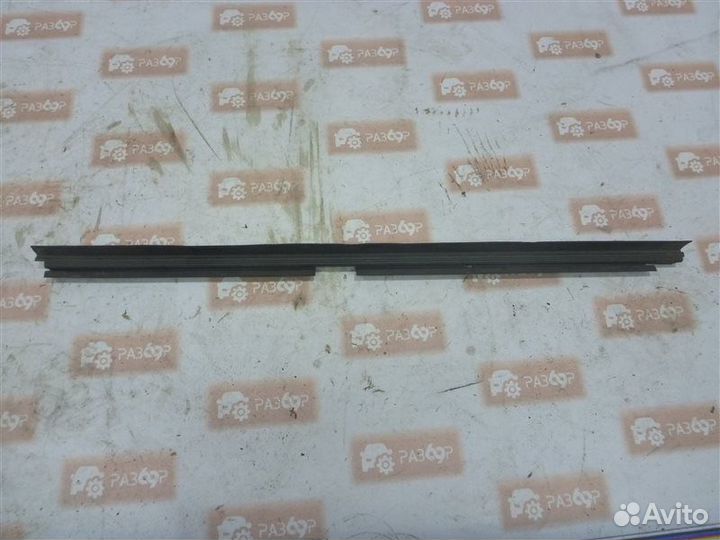 Уплотнитель стекла двери бархотка задний правый