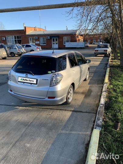 Honda Fit Shuttle 1.3 CVT, 2013, 224 386 км