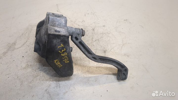 Кронштейн кпп Skoda Octavia (A5), 2010