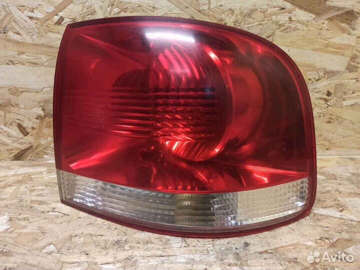 Фонарь задний правый Volkswagen Touareg 7L