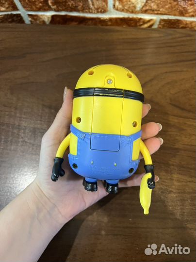 Игрушка Миньон говорящий