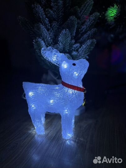 Новогодний олень светящийся