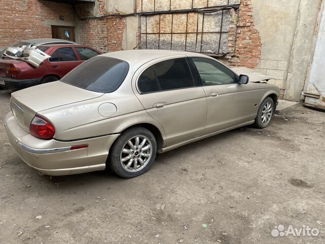 В полном разборе Jaguar S-Type 4.2 AT