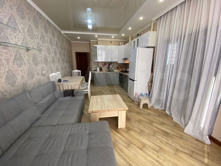 2-к. квартира, 65 м², 3/10 эт.