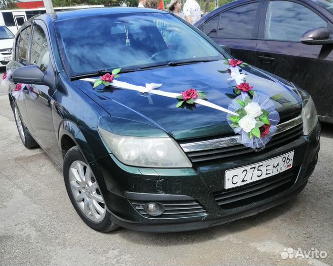 Свадебные украшения на машину