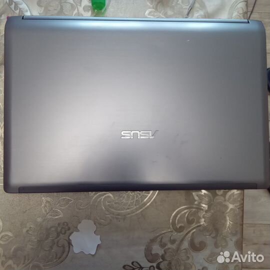 Ноутбук asus