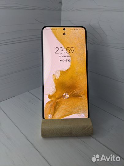 Samsung galaxy s22 128 (Snapdragon 8 Gen 1 )