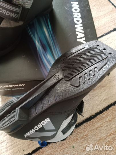 Лыжные ботинки