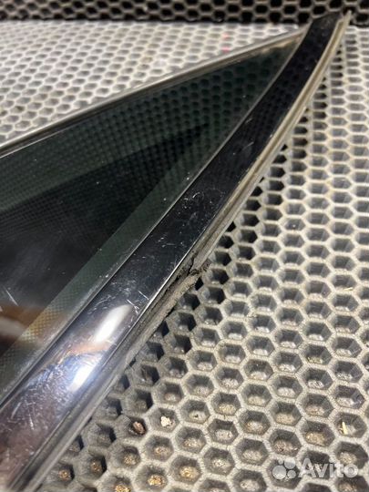 Форточка задняя левая Audi A4 B9 DES 2.0 TDI 2017