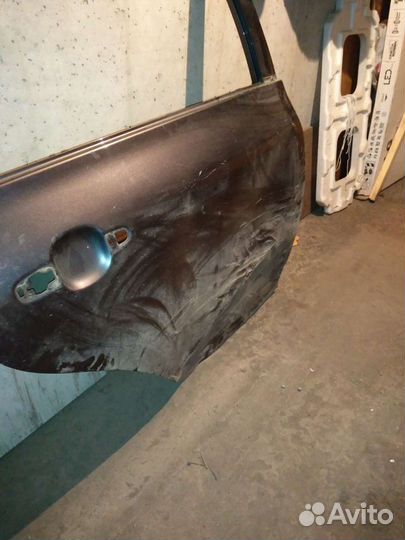 Дверь задняя правая toyota corolla e150 6700312A20