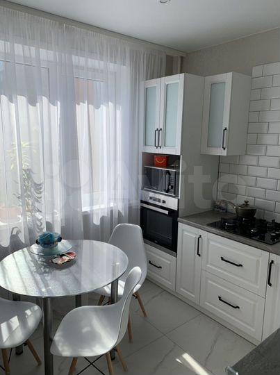 2-к. квартира, 54 м², 6/10 эт.