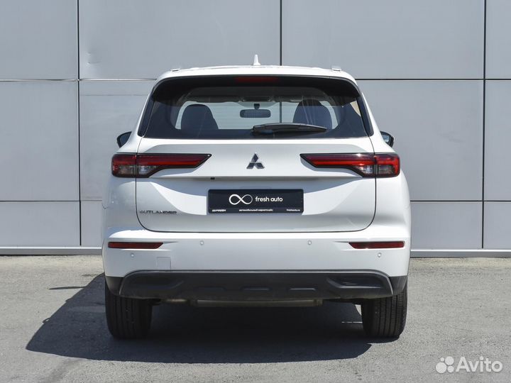 Mitsubishi Outlander 2.5 CVT, 2023, 71 км