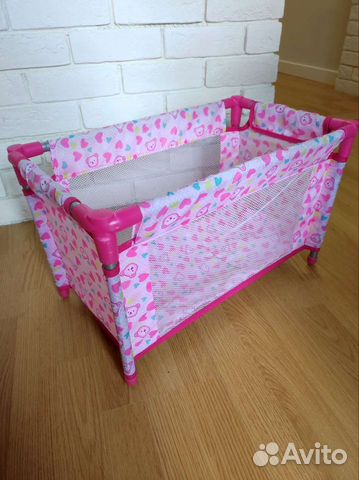 Игрушечная кроватка для куклы