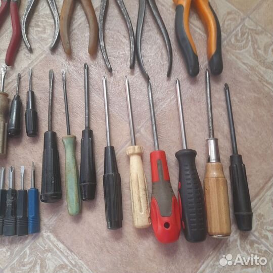 Наборы отвёрток и плоскагубцев СССР