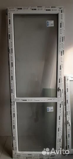 Балконная дверь с окном