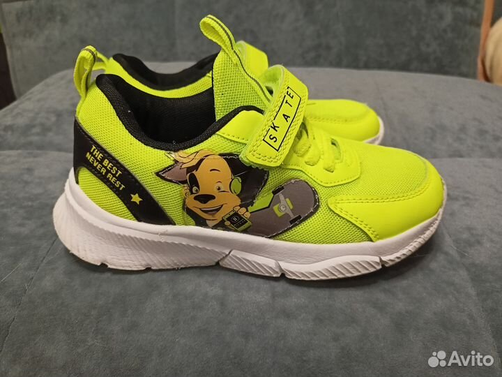 Кроссовки в сеточку 31 размер