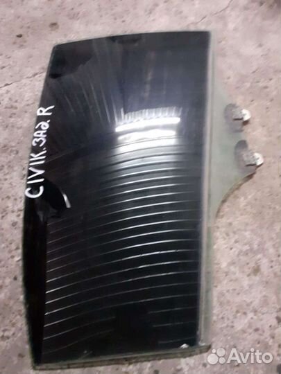 Стекло двери Honda Civic 4D 1.8
