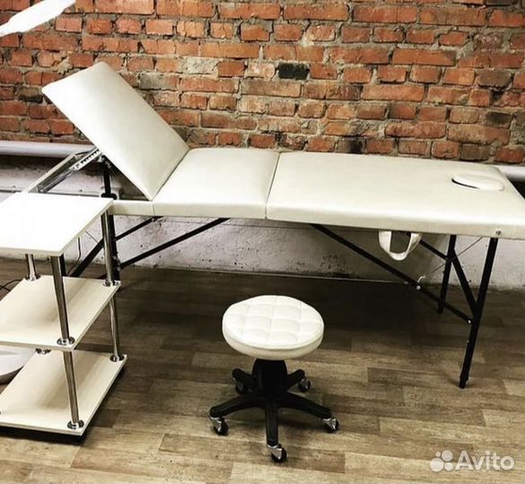 Массажный стол + подушечка в наличии.новое