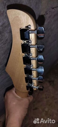 Электрогитара