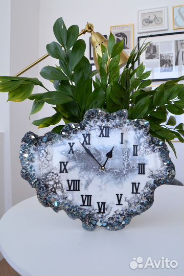 Часы из эпоксидной смолы