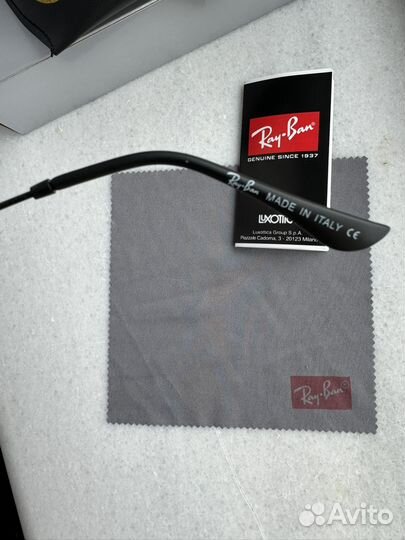 Солнцезащитные очки ray ban
