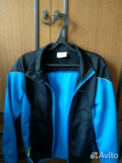 Спортивная куртка,футболка,шорты- для школьника.8