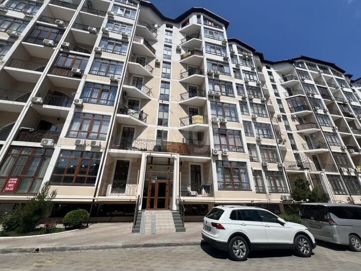 2-к. квартира, 54 м², 1/8 эт.