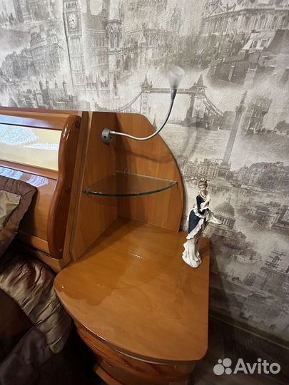 Спальный гарнитур