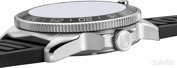 Luminox Pacific Diver, Midnight Mariner (механика)