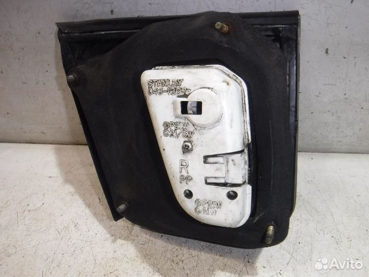 Фонарь задний внутренний правый Mazda 626 GE