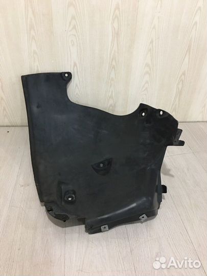 Подкрылок передний правый Mercedes Benz E300 W211