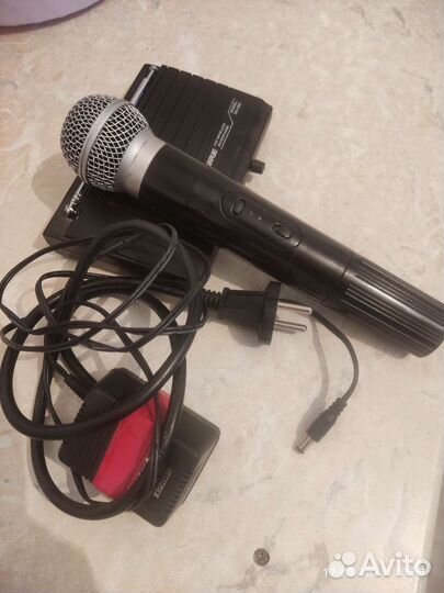 Радиомикрофон shure SH-200