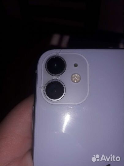 Телефон iPhone 11 64