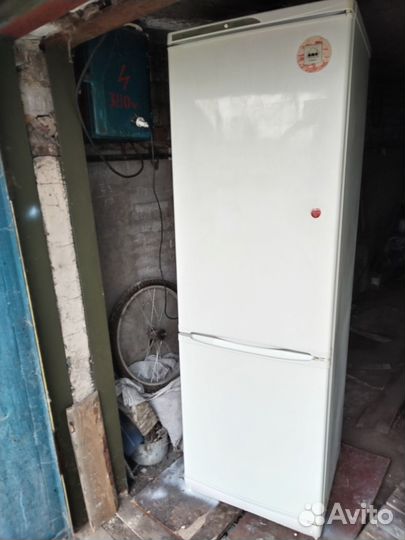 Холодильник двух камерный Стинол