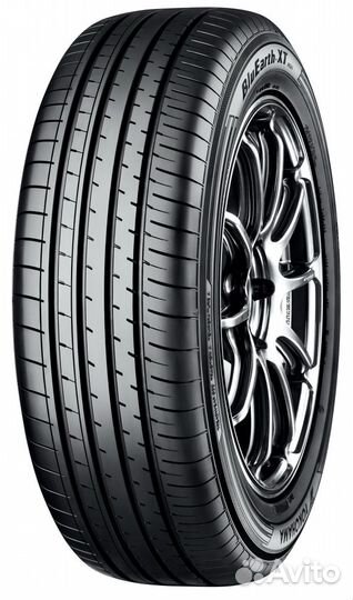 Yokohama BluEarth-XT AE61 215/60 R17