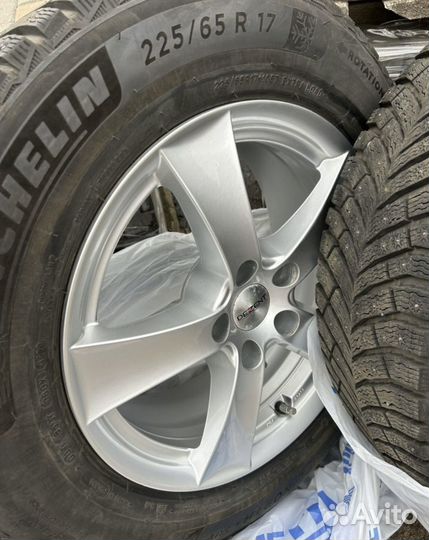 Комплект колес r17 зимние 225/65 Michlin