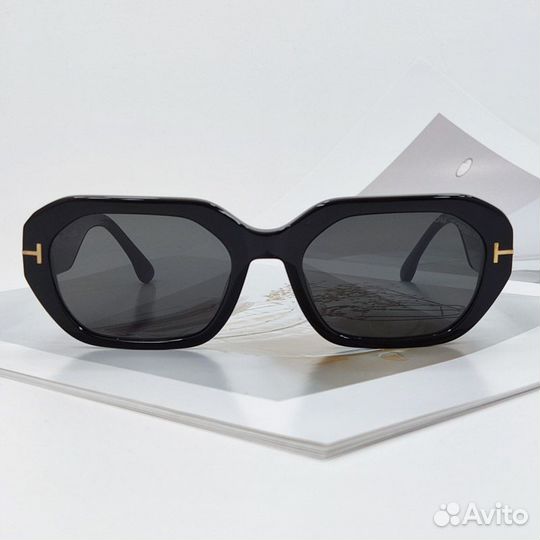 Солнцезащитные очки Tom Ford FT0917 black