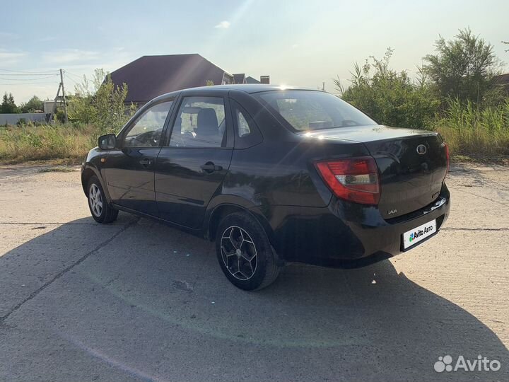 LADA Granta 1.6 МТ, 2012, битый, 275 000 км