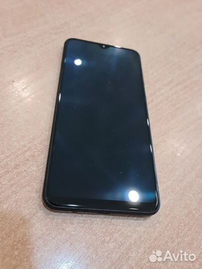 Смартфон Samsung Galaxy A20 3/32 гб