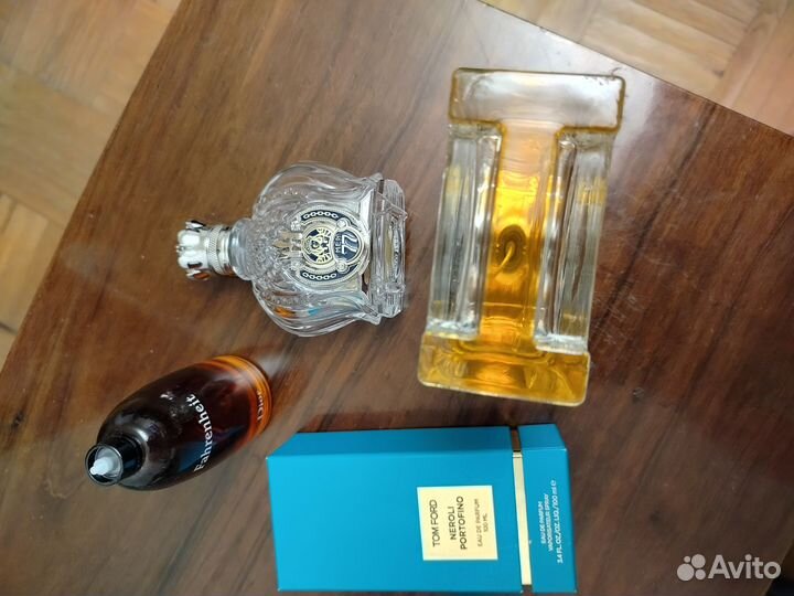 Пустые флаконы от парфюма