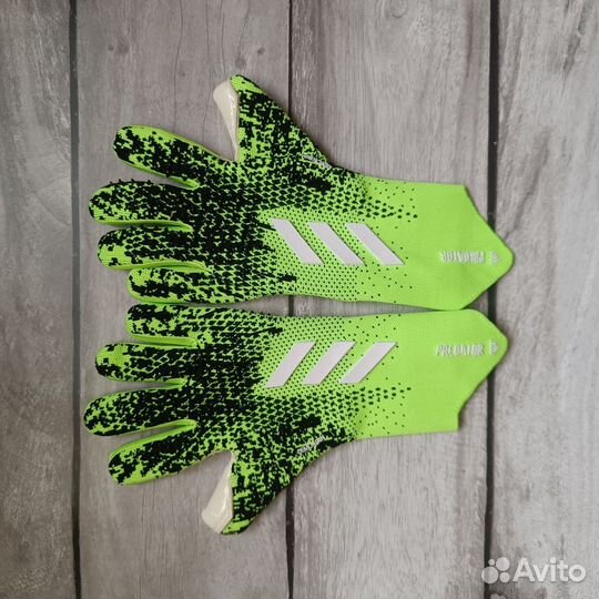 Вратарские перчатки adidas predator. Новые