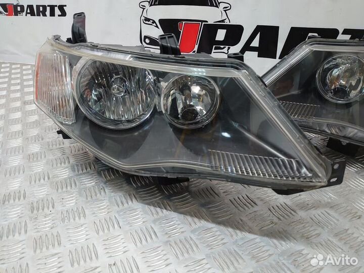 Оригинальные фары Mitsubishi Outlander XL