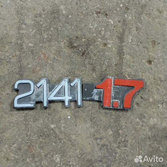 Эмблема Москвич 2141 хетчбек